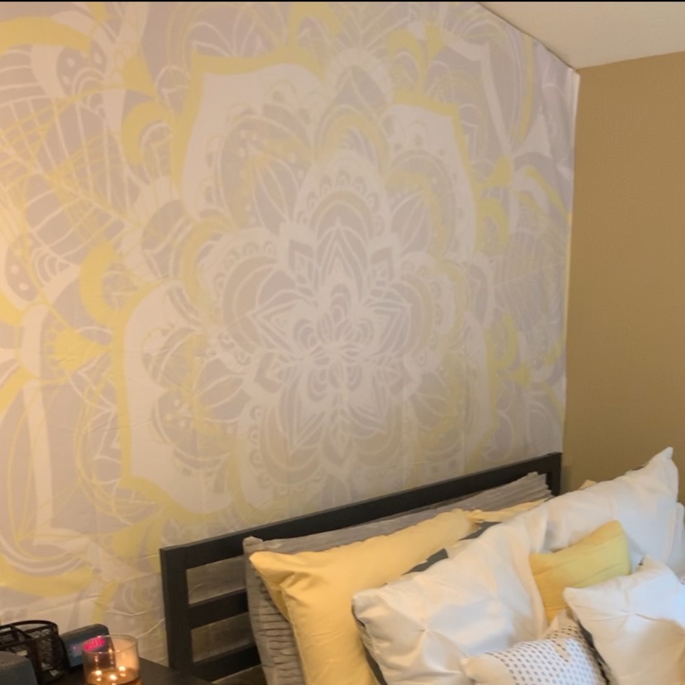 Grey/Yellow/White Tapestry